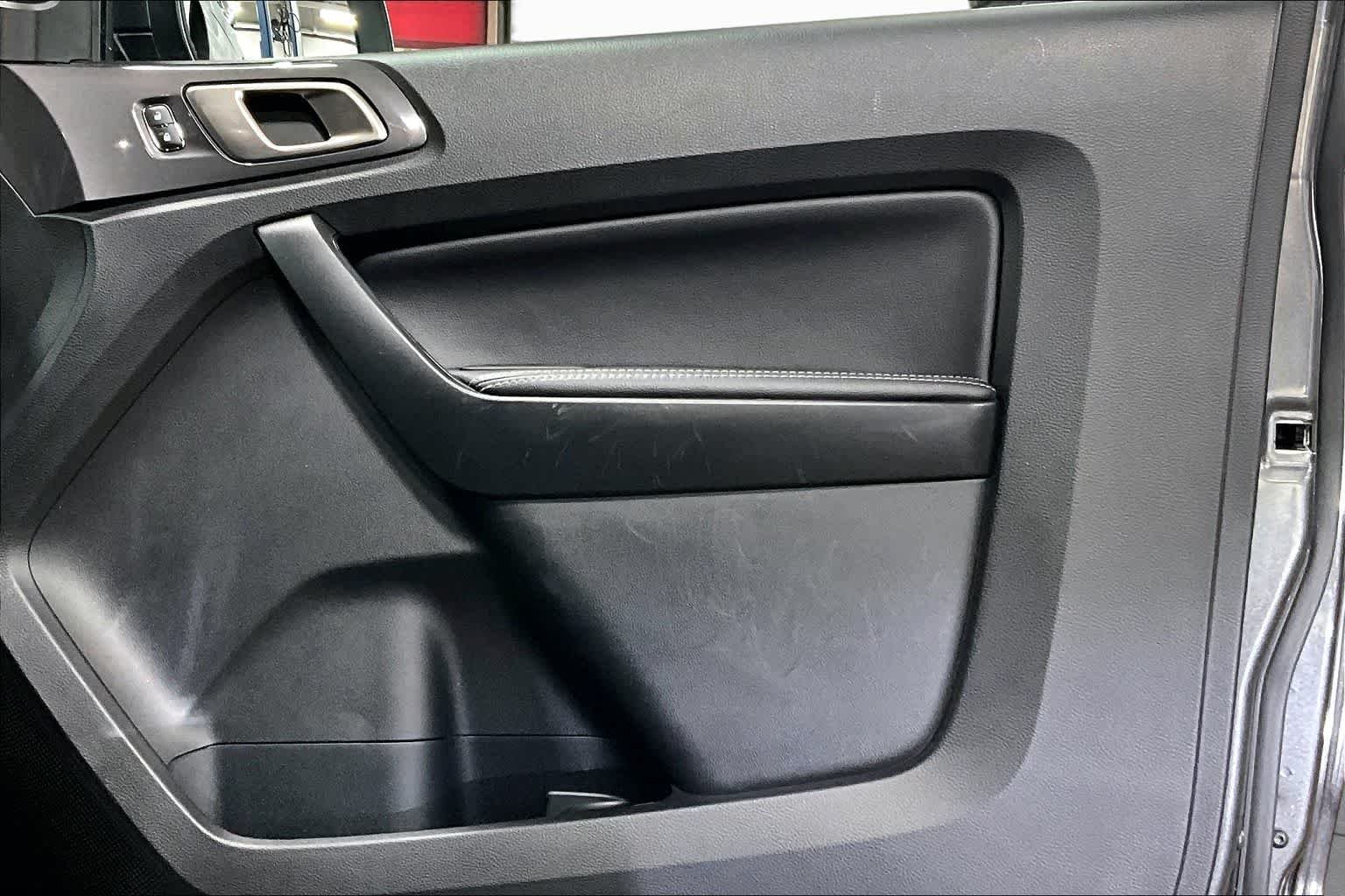 Used 2019 Magnetic Metallic Ford LARIAT image 21