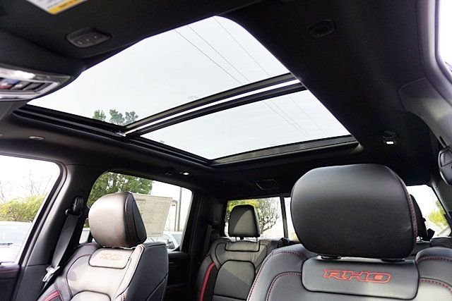 New 2026 Diamond Black Crystal Pearl-Coat Exterior Paint RAM RHO image 21