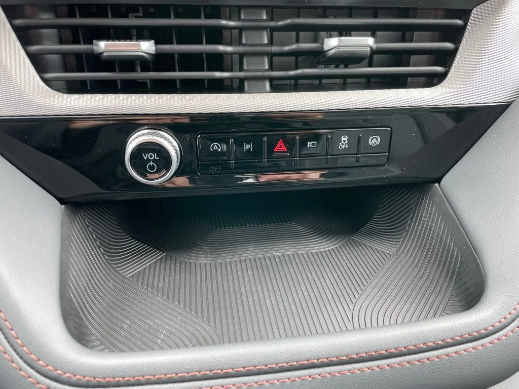 2026 Ford Explorer Active - Photo 13