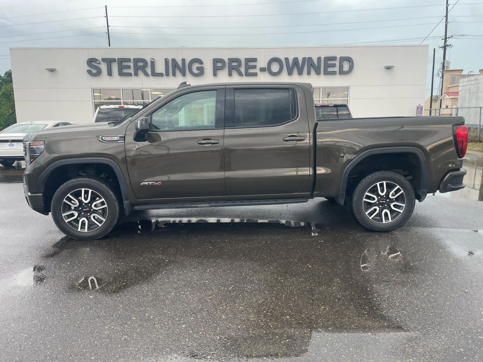 2023 GMC Sierra 4WD Crew Cab Short Box AT4's photo