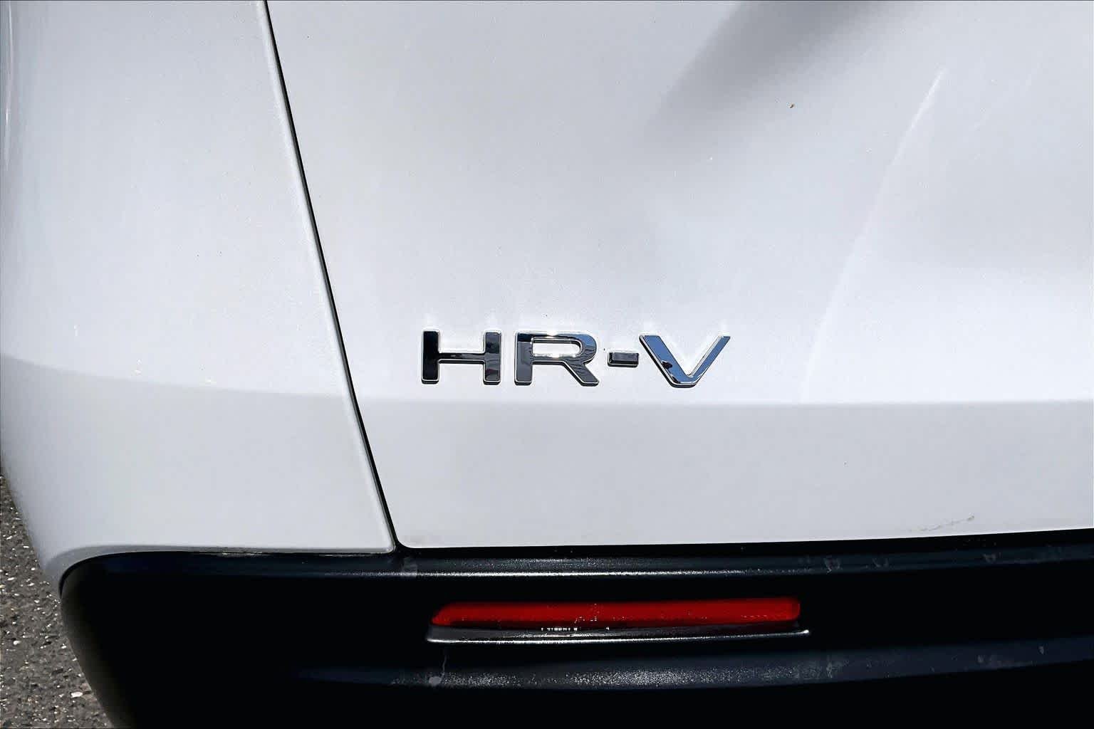 Used 2024 Platinum White Pearl Honda Sport image 33