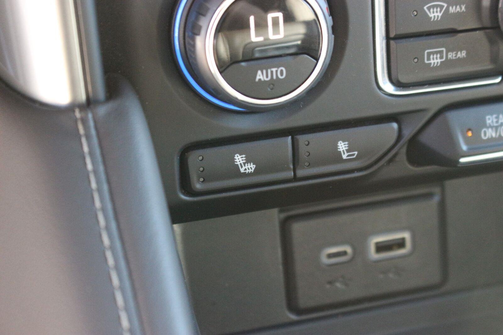 Used 2024 Black Chevrolet Z71 image 29