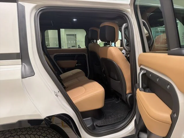 2026 Land Rover Defender X-Dynamic SE - Photo 11