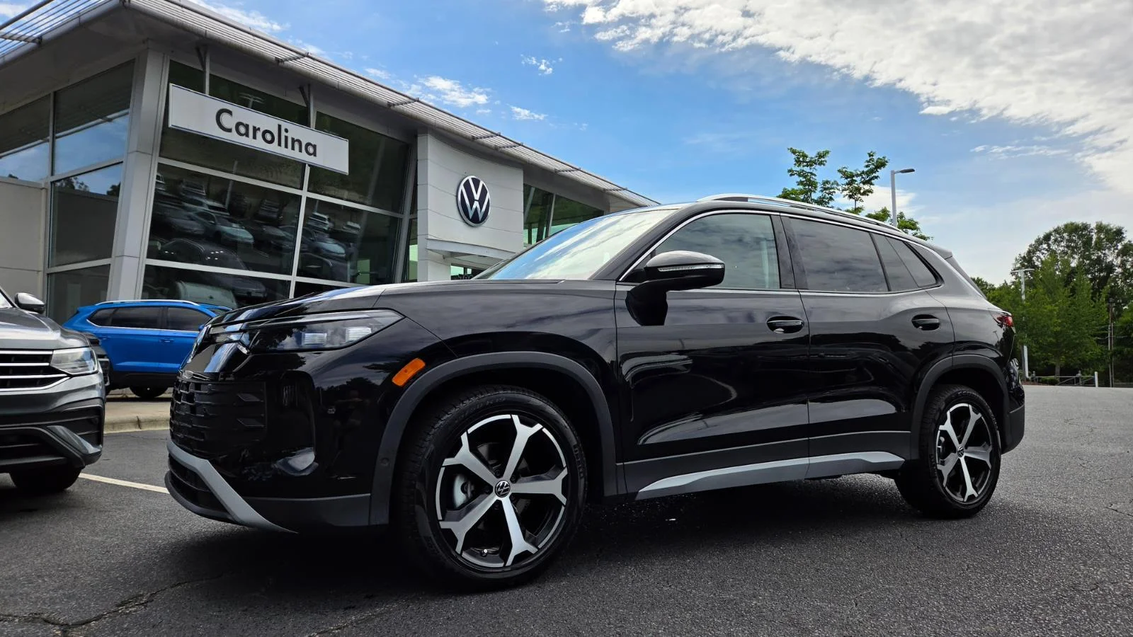 2026 Volkswagen Tiguan 2.0T SE's photo