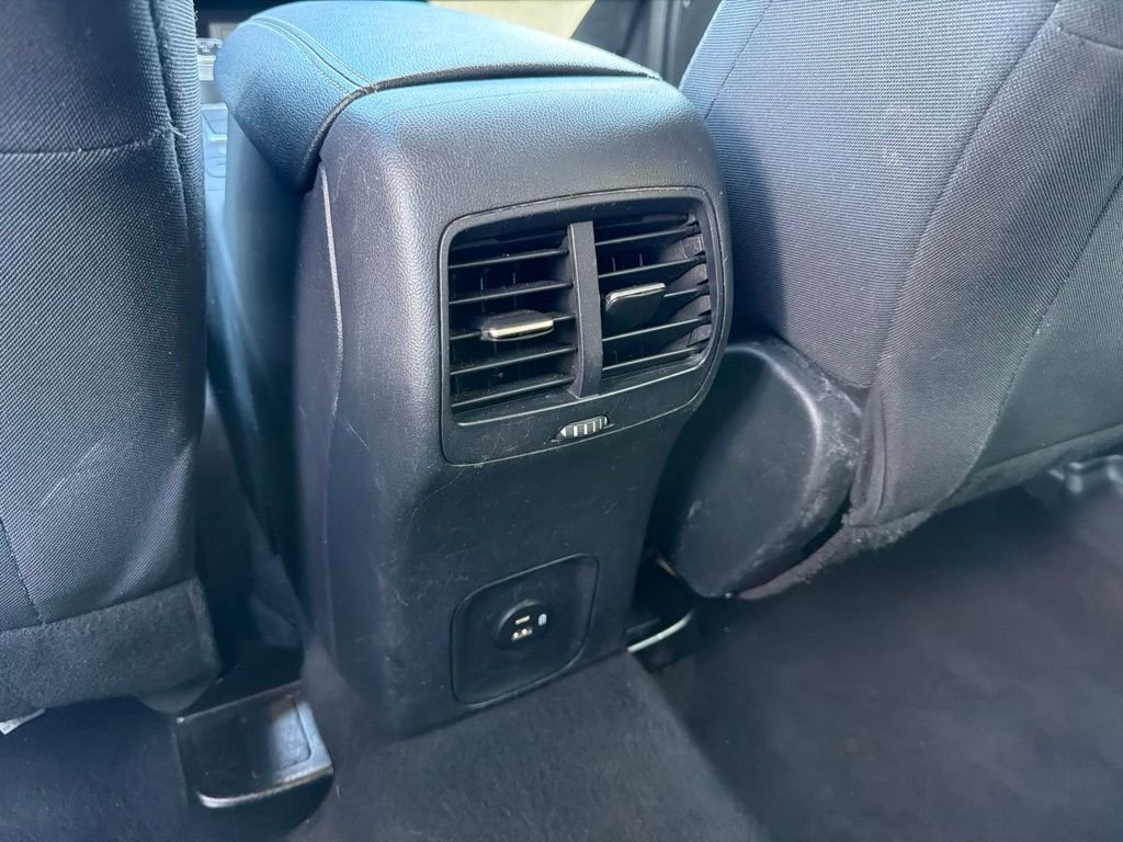 Used 2020 Black Metallic Ford SE image 32