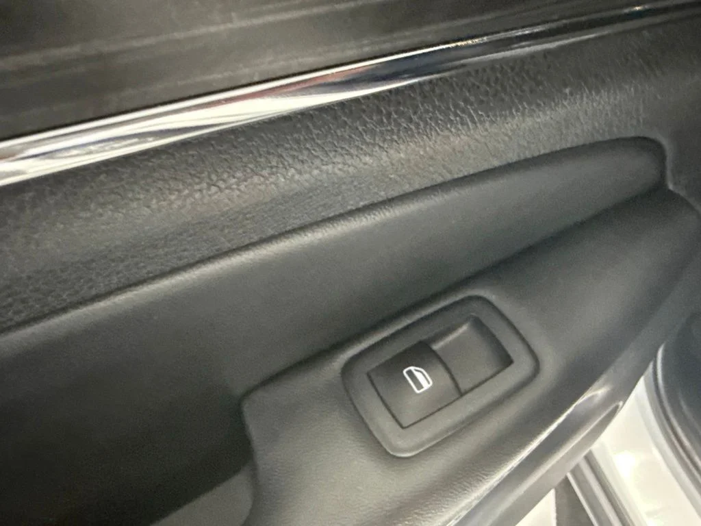Used 2022 White Jeep Limited image 16