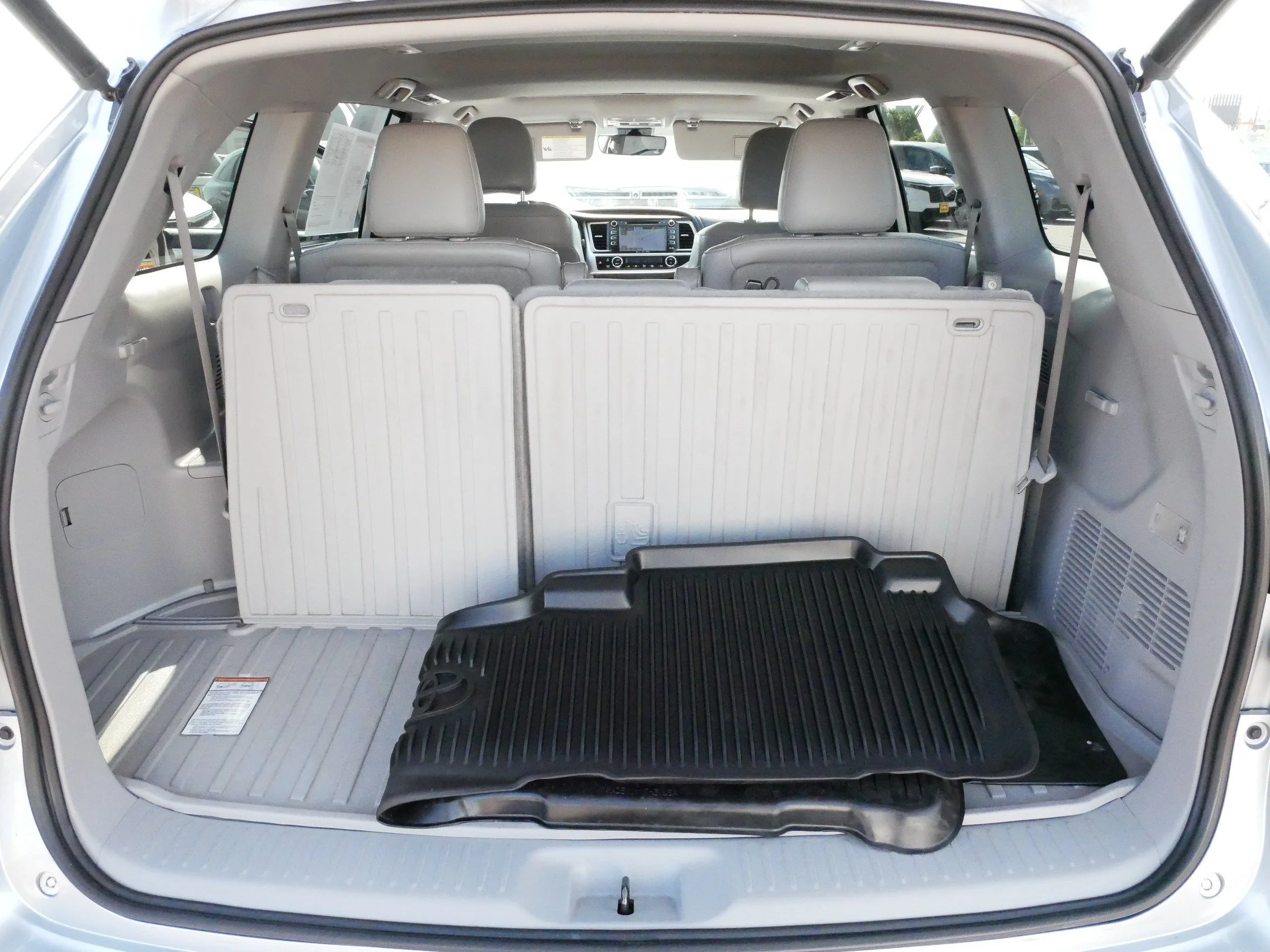 Used 2019 Celestial Silver Metallic Toyota XLE image 18