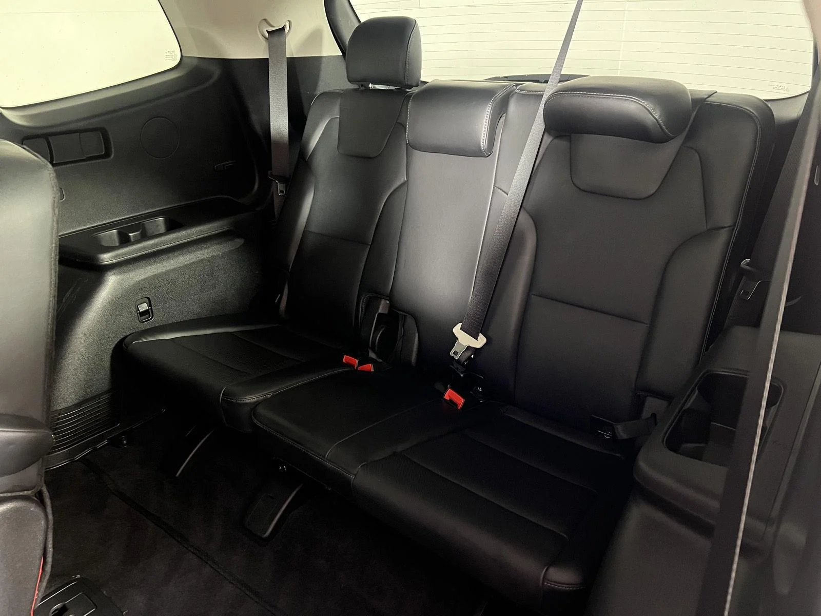 Used 2025 Glacial White Pearl Kia  image 7