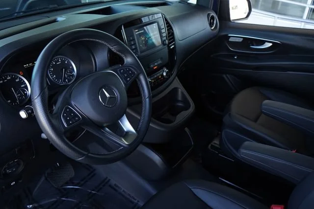 Used 2023  Mercedes-Benz 447 (VS20) image 23