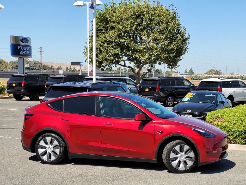 Used 2024 Red Tesla Long Range image 3