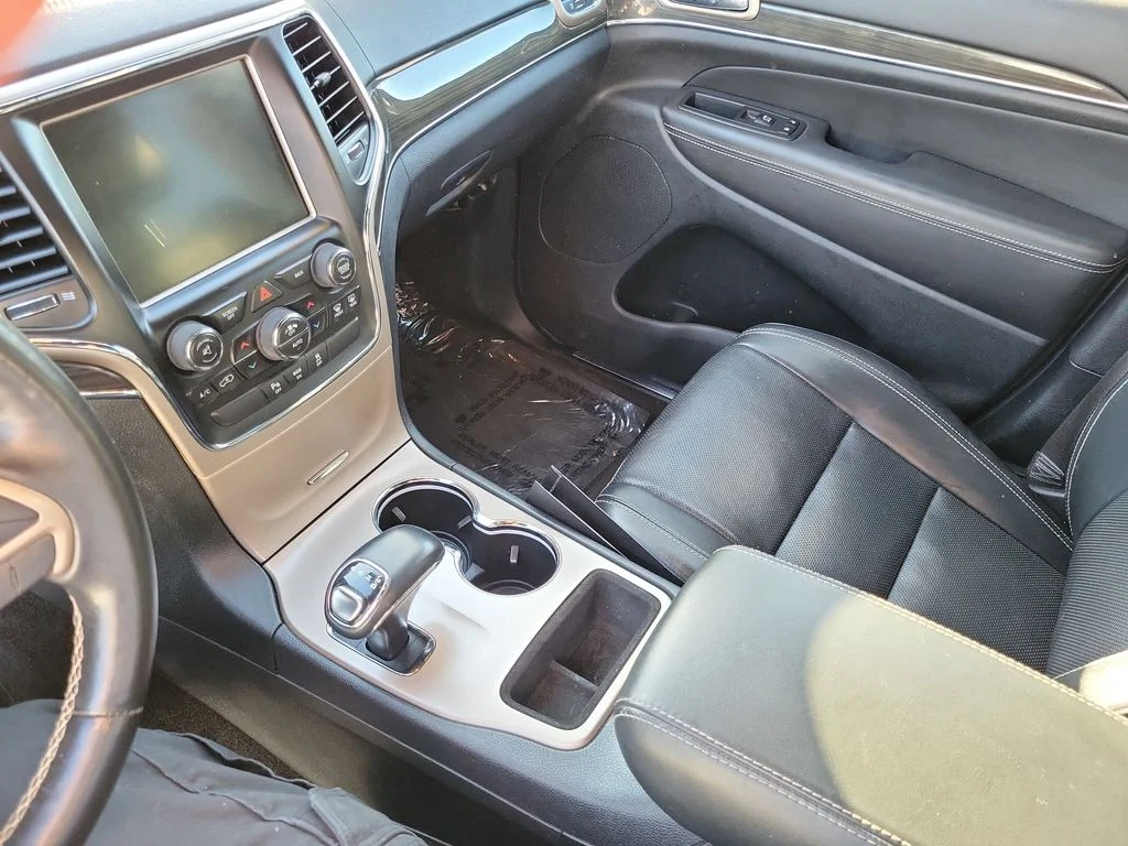 Used 2015 Gray Jeep Overland image 11