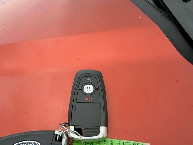 Used 2020 Orange Metallic Ford SE image 12