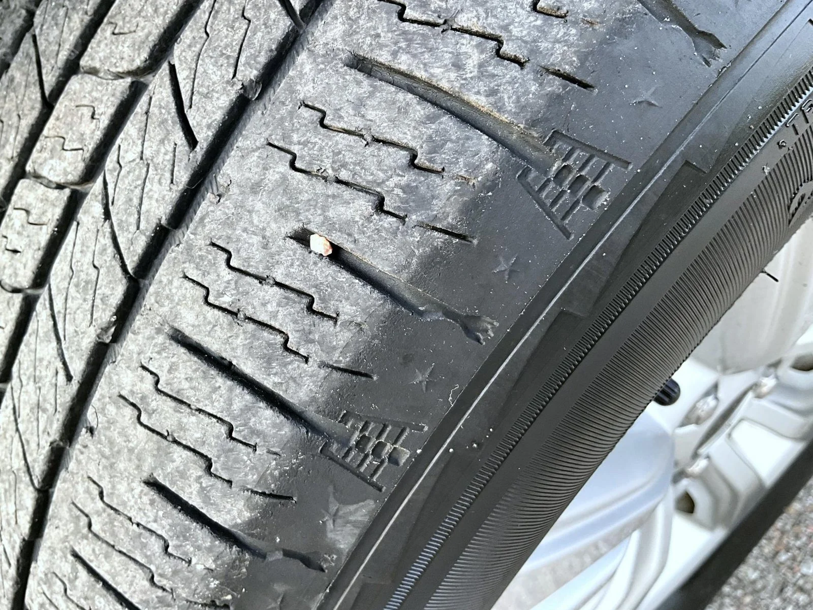 Used 2017 White Lincoln Reserve image 25