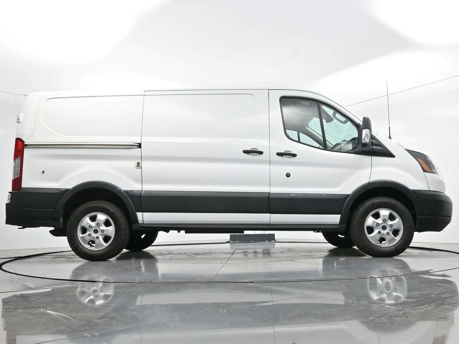 Used 2019  Ford 250 image 50