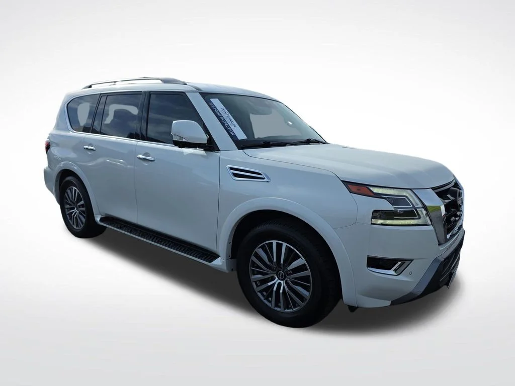 Used 2023 White Nissan SL image 4