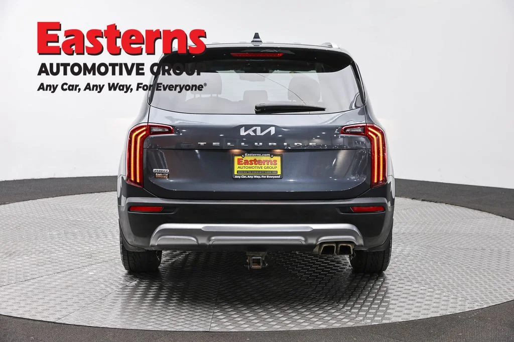 Used 2022 Gray Kia EX image 6