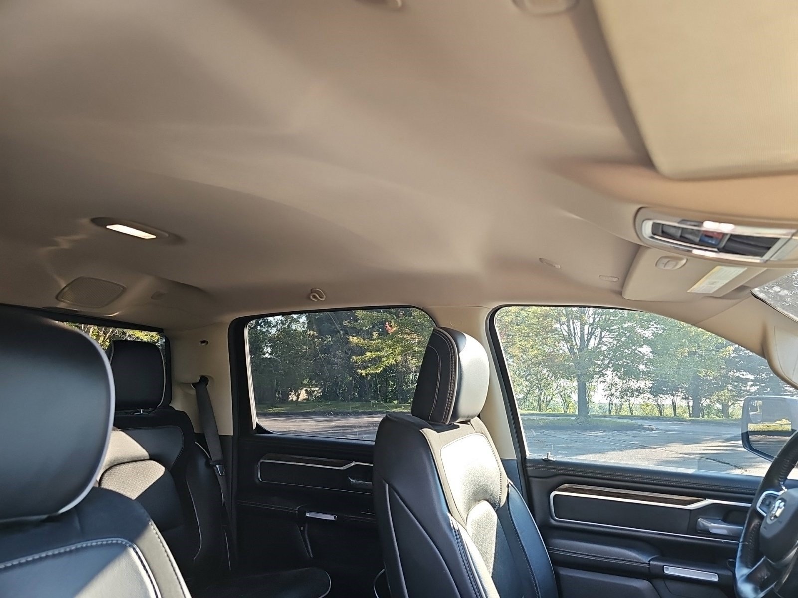 Used 2020 Diamond Black Crystal Pearlcoat Ram Laramie image 10