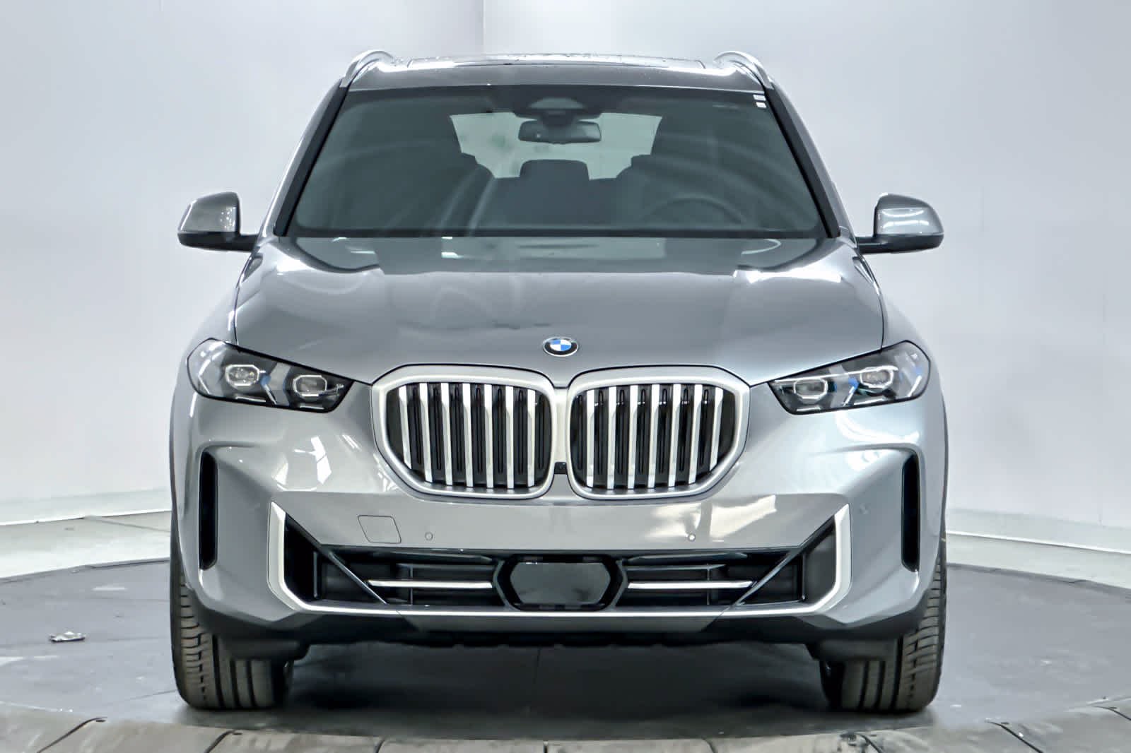 Used 2026 Skyscraper Grey Metallic BMW xDrive40i image 10