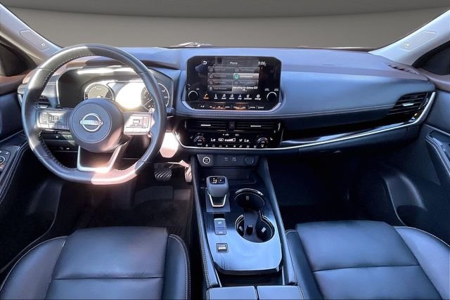 Used 2023 White Nissan SL image 14