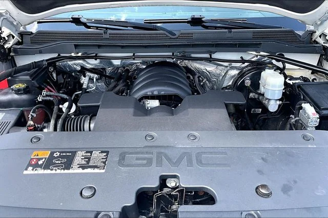 Used 2015 White GMC Denali image 10