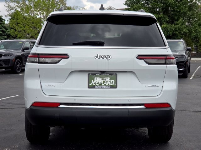 New 2026 Bright White Clear-Coat Exterior Paint Jeep Laredo image 26