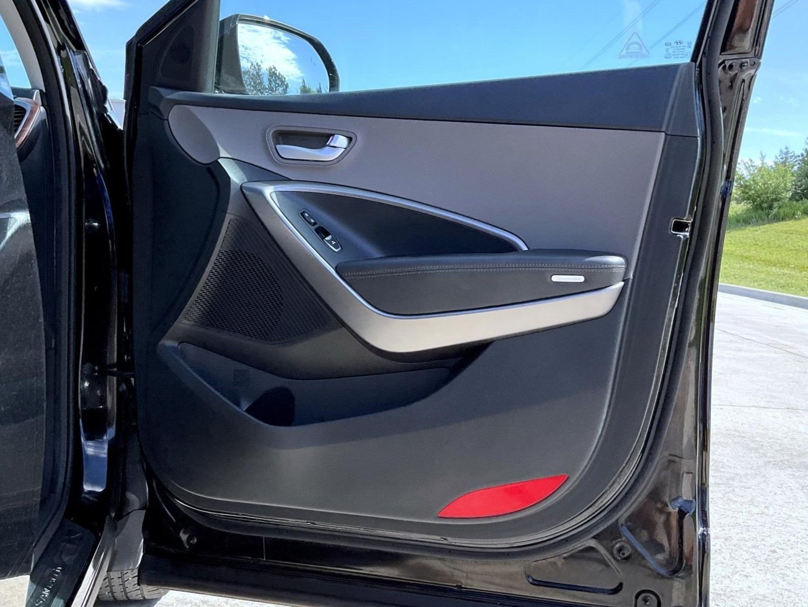 Certified Used 2019 Black Hyundai SE image 17