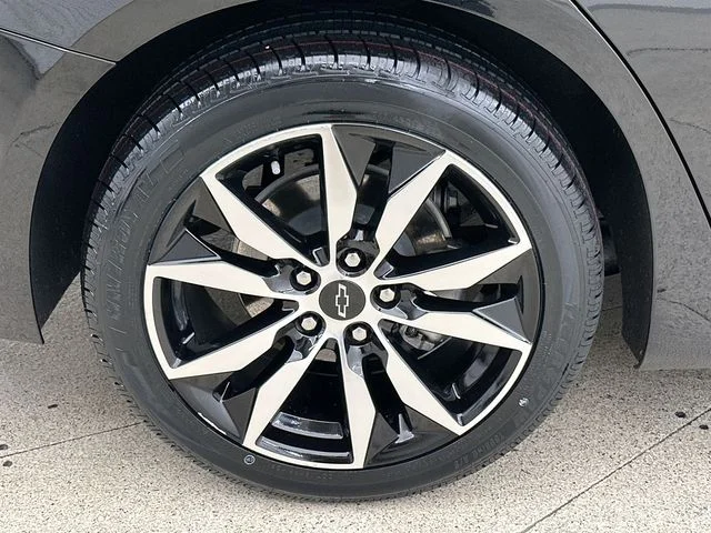 Used 2022 Black Chevrolet RS image 39