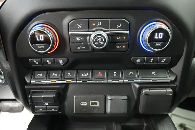 Used 2020 Black Chevrolet High Country image 28