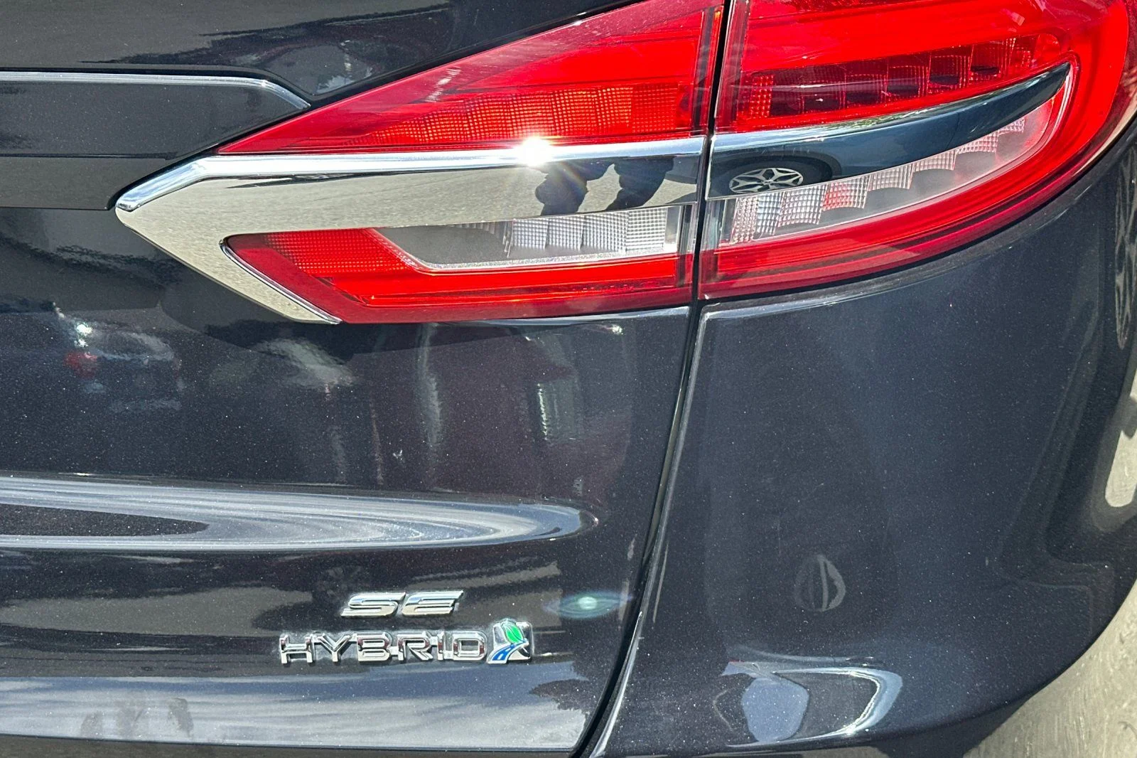 Used 2019 Black Ford SE image 8