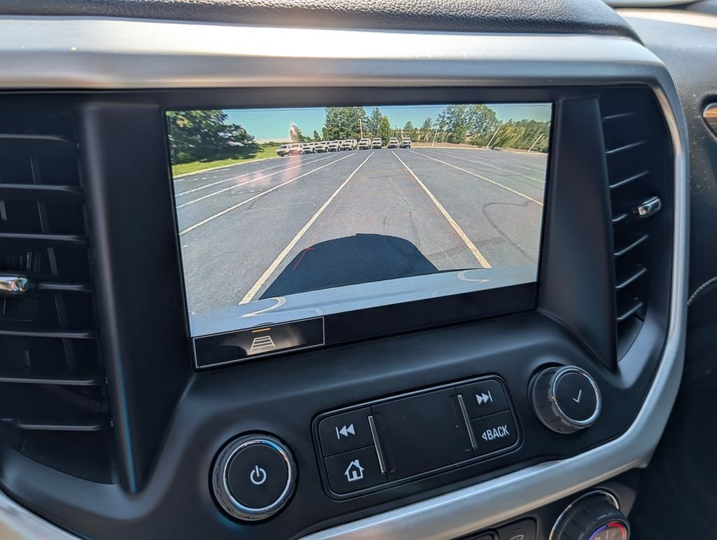 Used 2022 White GMC SLE image 6