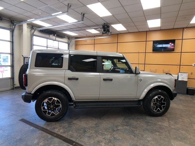 New 2026 Avalanche Gray Ford Outer Banks® image 8