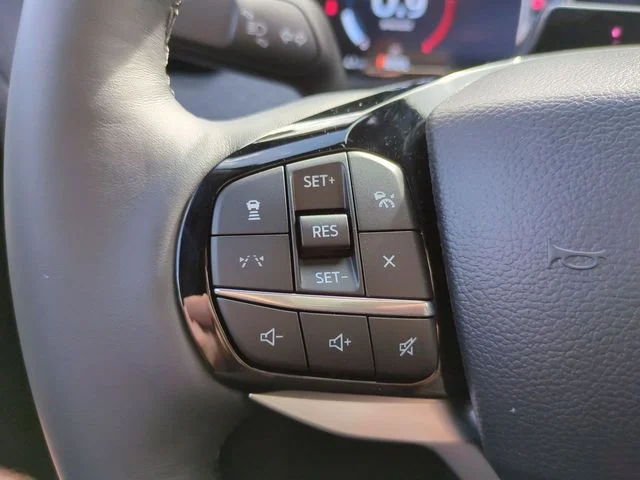 New 2026 Star White Metallic Tri-Coat Ford Platinum™ image 26