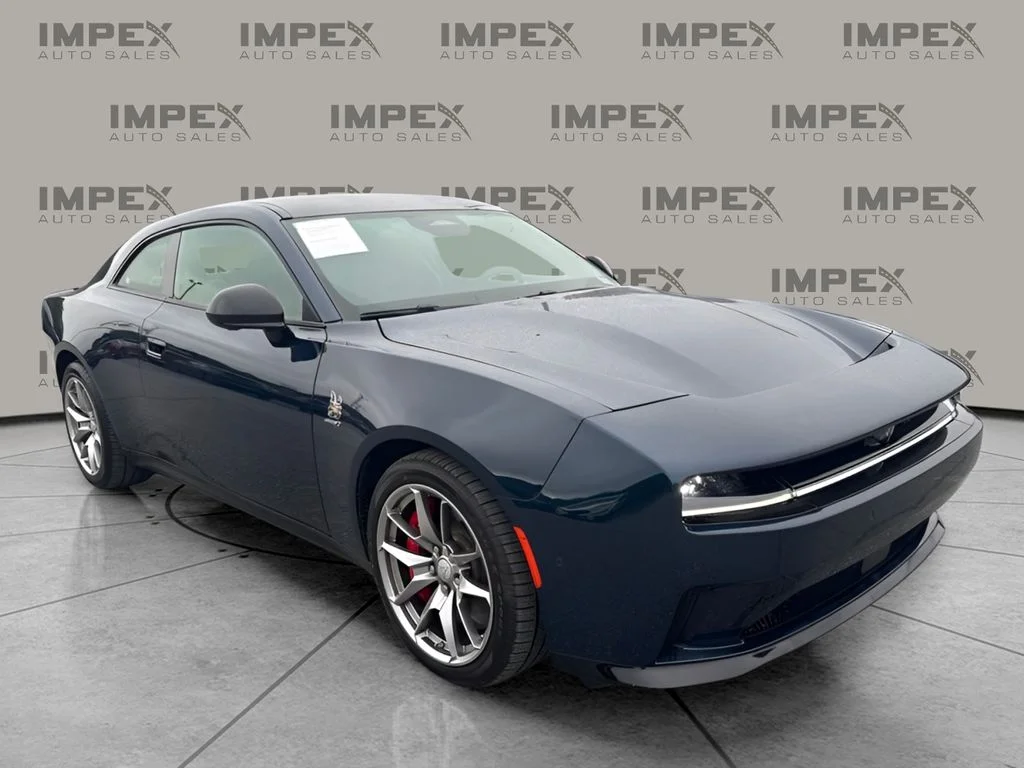 Used 2025 Green Dodge R/T Scat Pack image 4