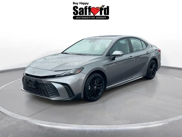 Used 2025  Toyota SE image 1