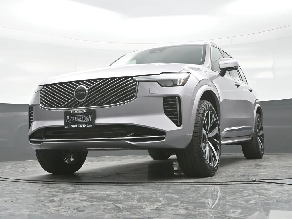 Used 2026 Aurora Silver Volvo Core image 23