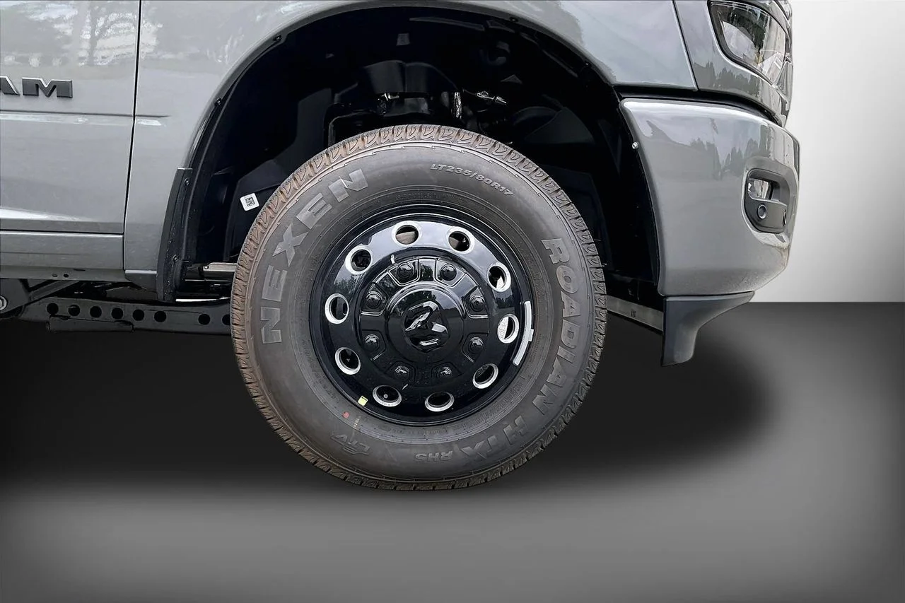 New 2026 Ceramic Gray Clearcoat RAM Big Horn image 32