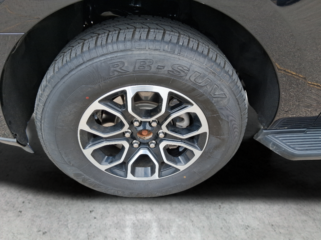 Used 2024 Black Ford XLT image 16