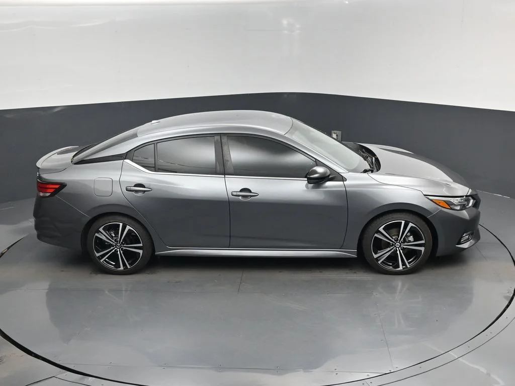 Used 2022 Gray Nissan SR image 13