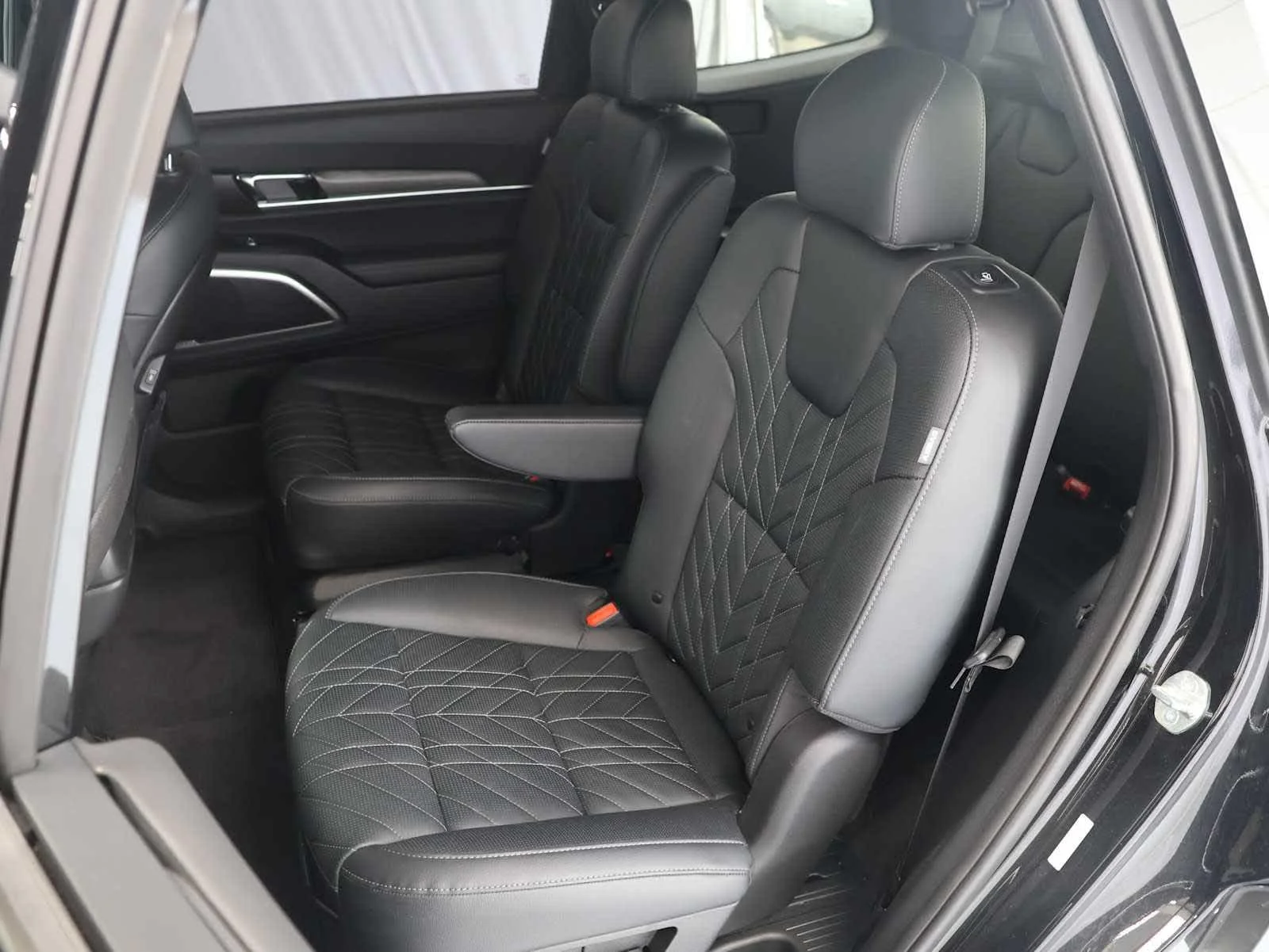 Used 2024 Ebony Black Kia EX X-Line image 26