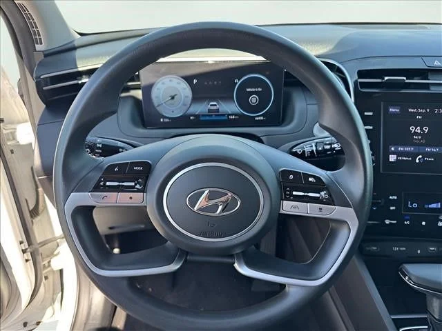 Used 2024 White Hyundai SEL image 24