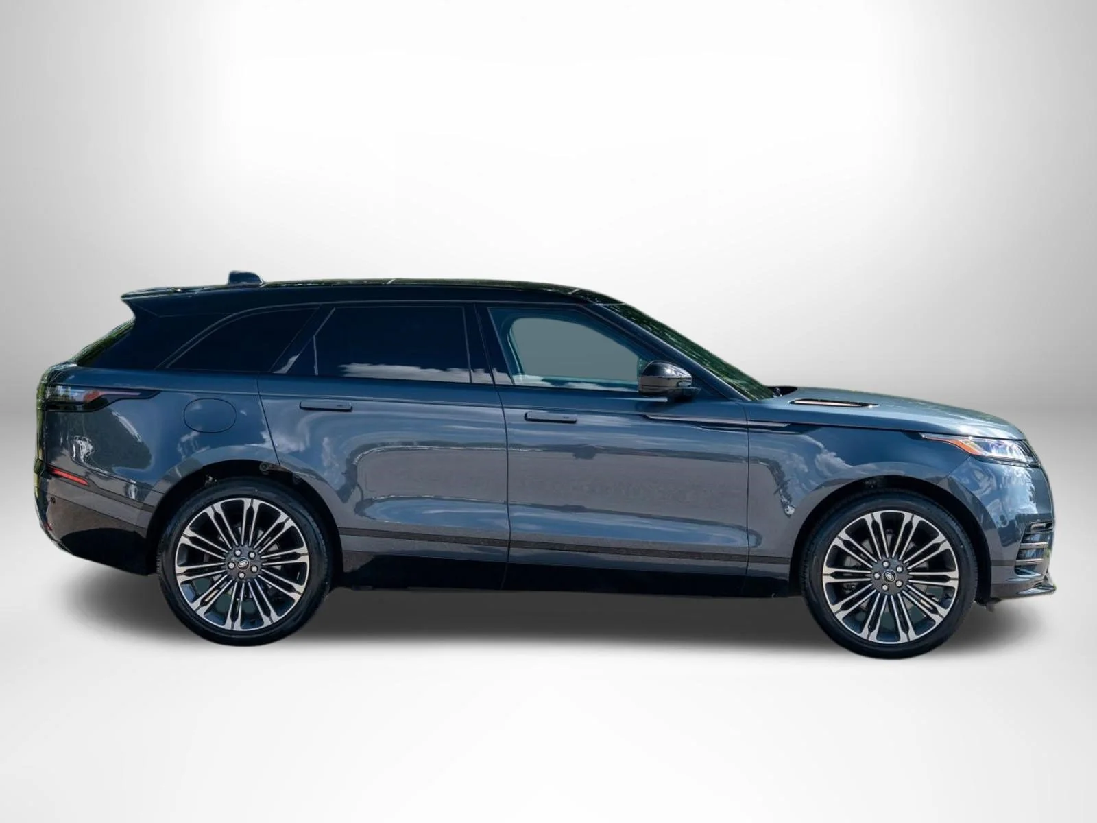 Used 2024 Varesine Blue Metallic Land Rover Dynamic HSE image 9