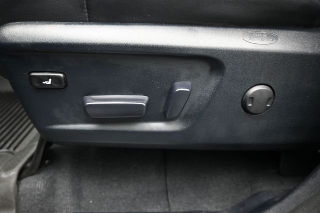 Used 2015 Black Toyota Platinum image 29