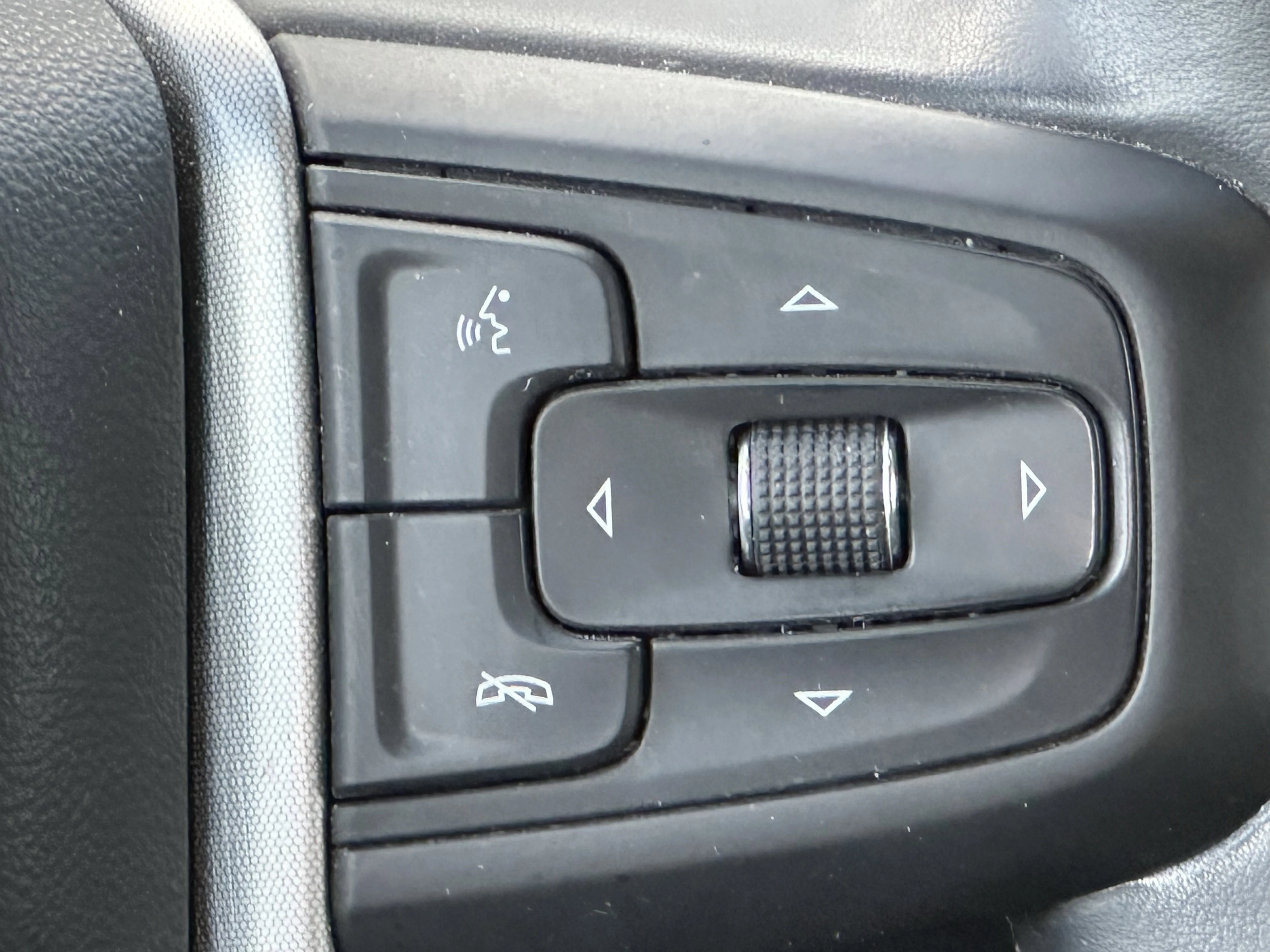 Certified Used 2025 White GMC Elevation image 14