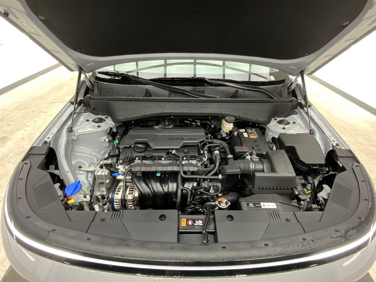 New 2027 Cyber Gray Metallic Hyundai SE AWD image 6