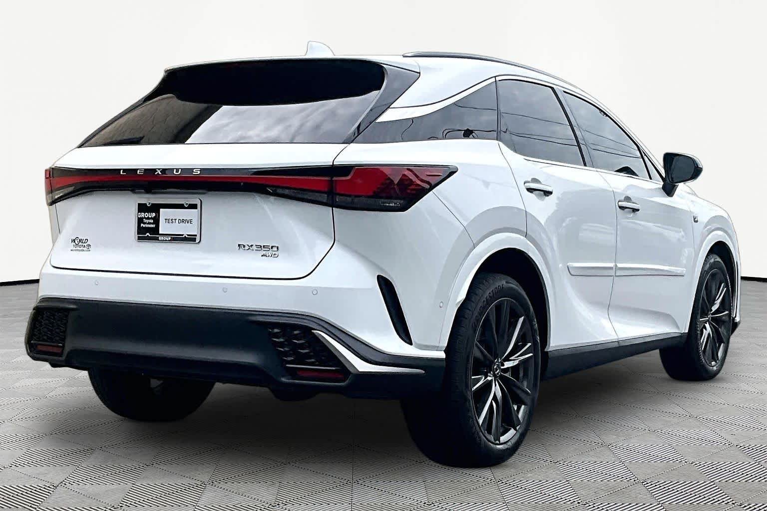 Used 2024 Ultra White Lexus F SPORT Handling image 13