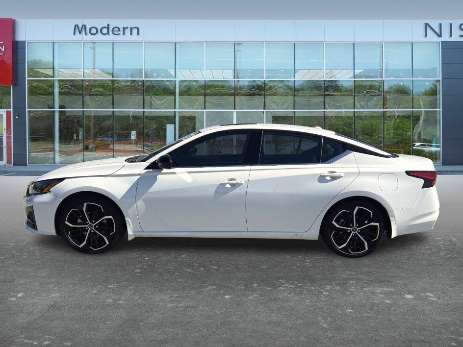Used 2024 Pearl White Tricoat Nissan 2.5 SR image 8