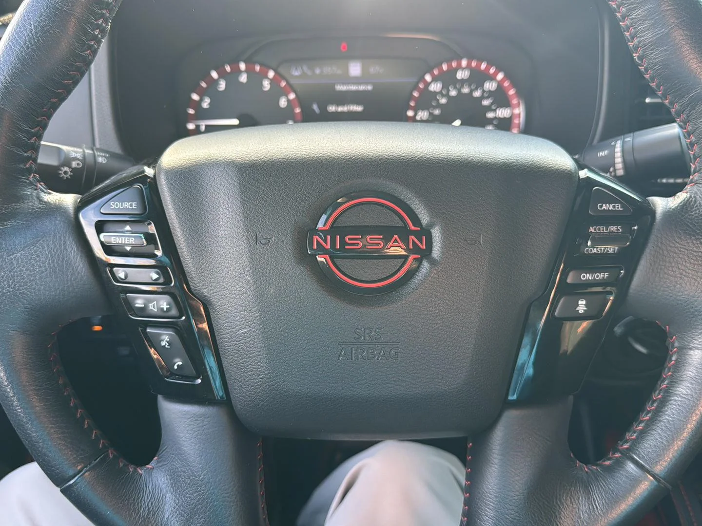 Used 2022 Glacier White Nissan PRO-4X image 9