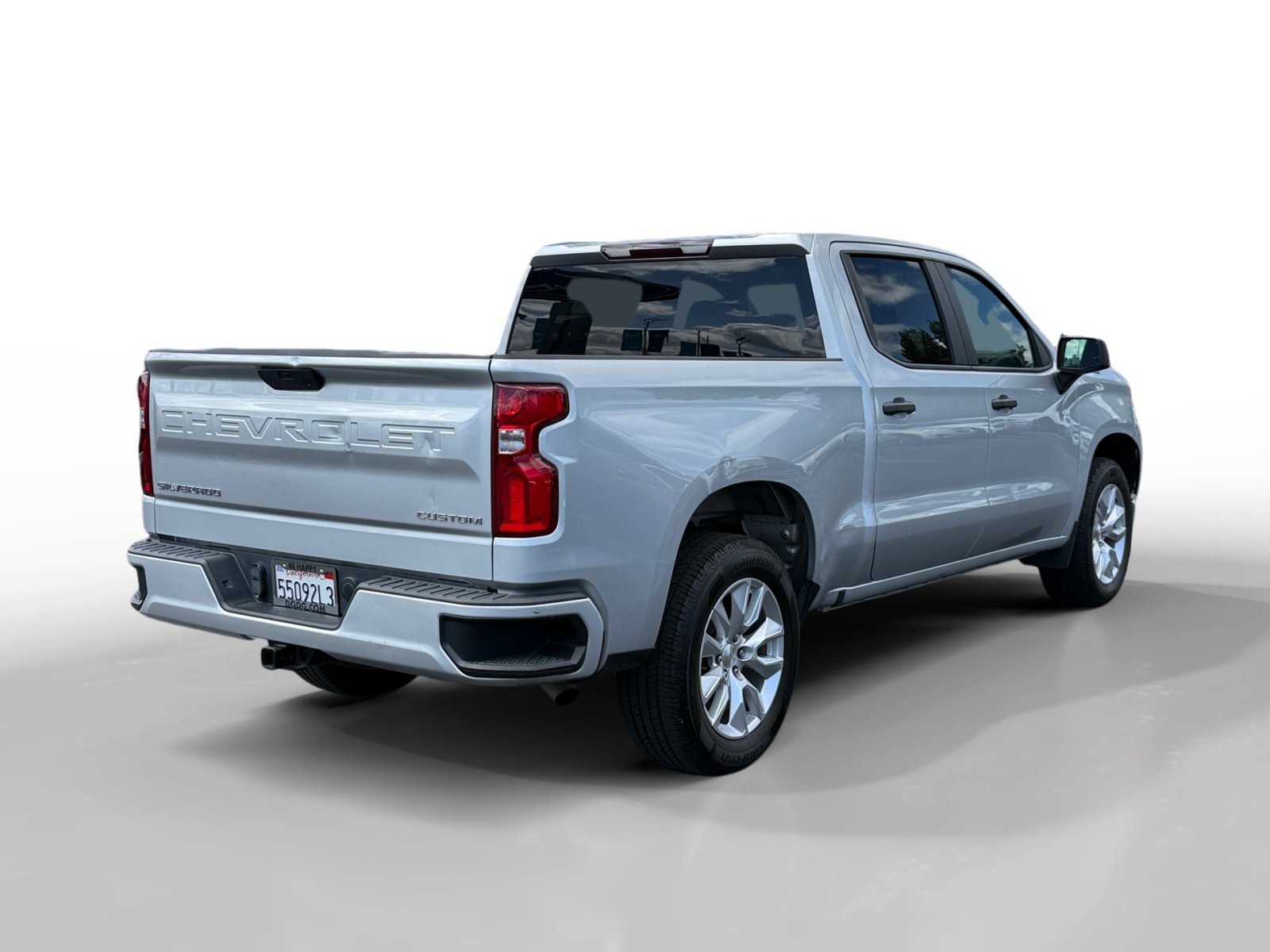 Used 2021 Silver Ice Metallic Chevrolet Custom image 5