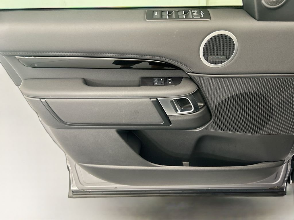 2025 Land Rover Discovery S - Photo 23