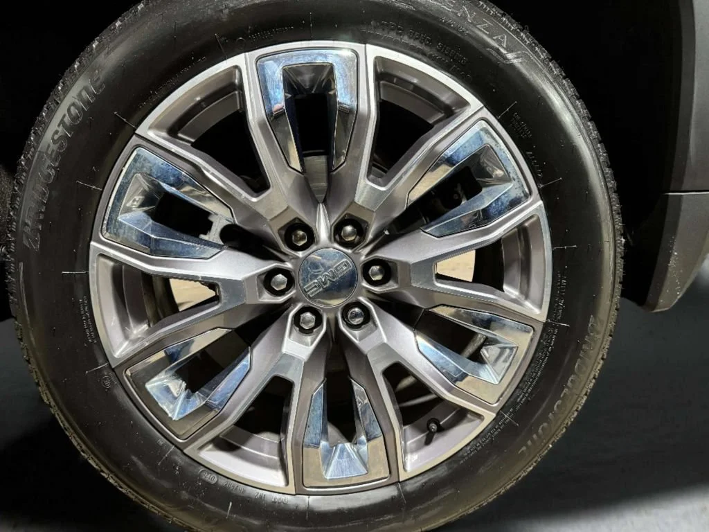Used 2023 Onyx Black GMC Denali image 34